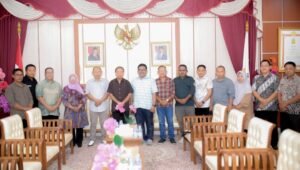 Bupati Halmahera Tengah Terima Kunjungan DPRD Halbar di Bukit Loiteglas. - thewasesanews.com