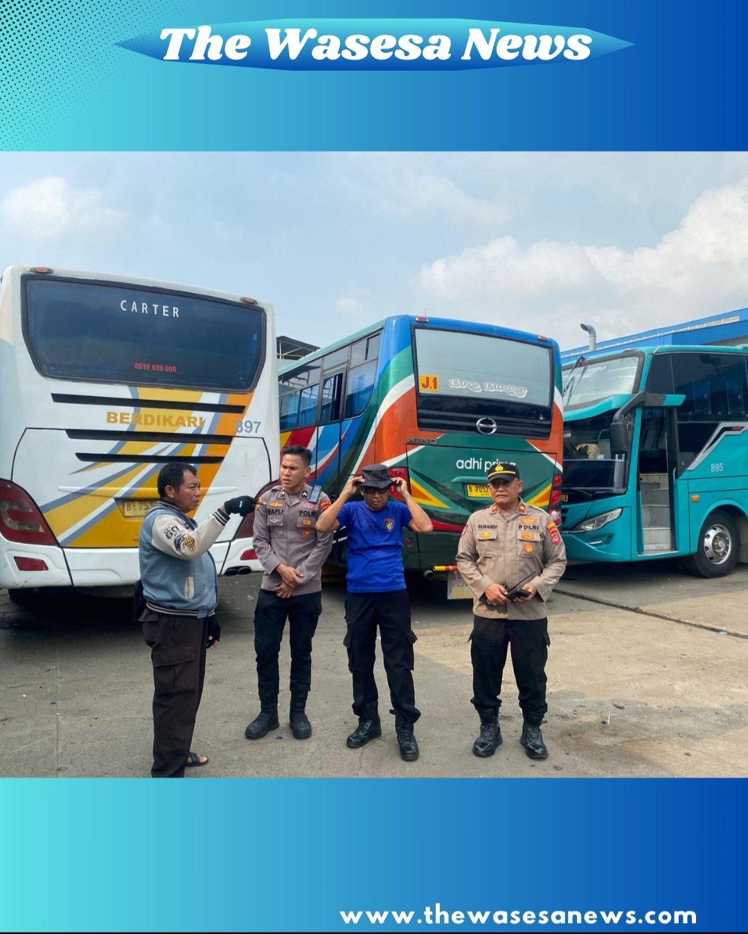 Kasat Polair Polresta Tangerang saat melakukan pengecekan teknis helipad di Cikupa jelang kunjungan Kapolri. - thewasesanews.com