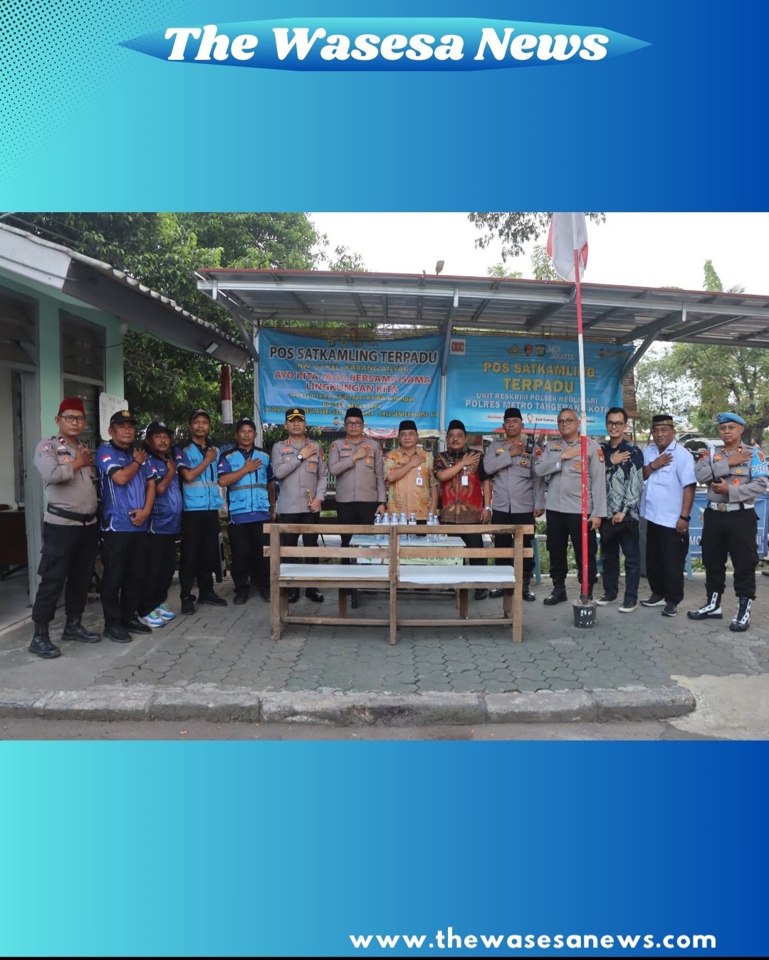 Kapolres Metro Tangerang Kota Kombes Pol Zain Dwi Nugroho saat berdialog santai dengan warga Neglasari dalam acara Ngopi Kamtibmas. - thewasesanews.com