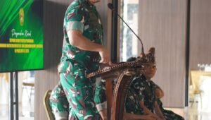 Kasad Jenderal TNI Maruli Simanjuntak memberikan pengarahan kepada 100 perwira calon Danyon dan Danki yang akan menempuh pendidikan di Pakistan. - thewasesanews.com