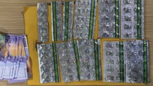 barang bukti ratusan butir Tramadol dan Hexymer saat diamankan di Mapolres Metro Tangerang Kota. - thewasesanews.com