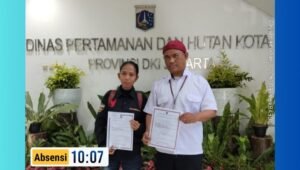 Tim Investigasi LBH Harimau Raya saat melakukan sidak lapangan dan menemukan kegagalan fungsi drainase pada proyek RTH TPU Budi Darma Semper Jakarta Utara. - thewasesanews.com