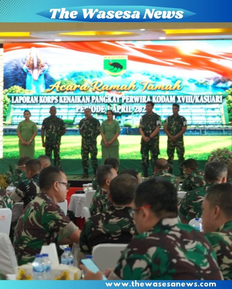 Kasdam XVIII/Kasuari Brigjen TNI Dian Hardiana memimpin acara laporan korps kenaikan pangkat perwira di Aula Makodam, Manokwari. - thewasesanews.com