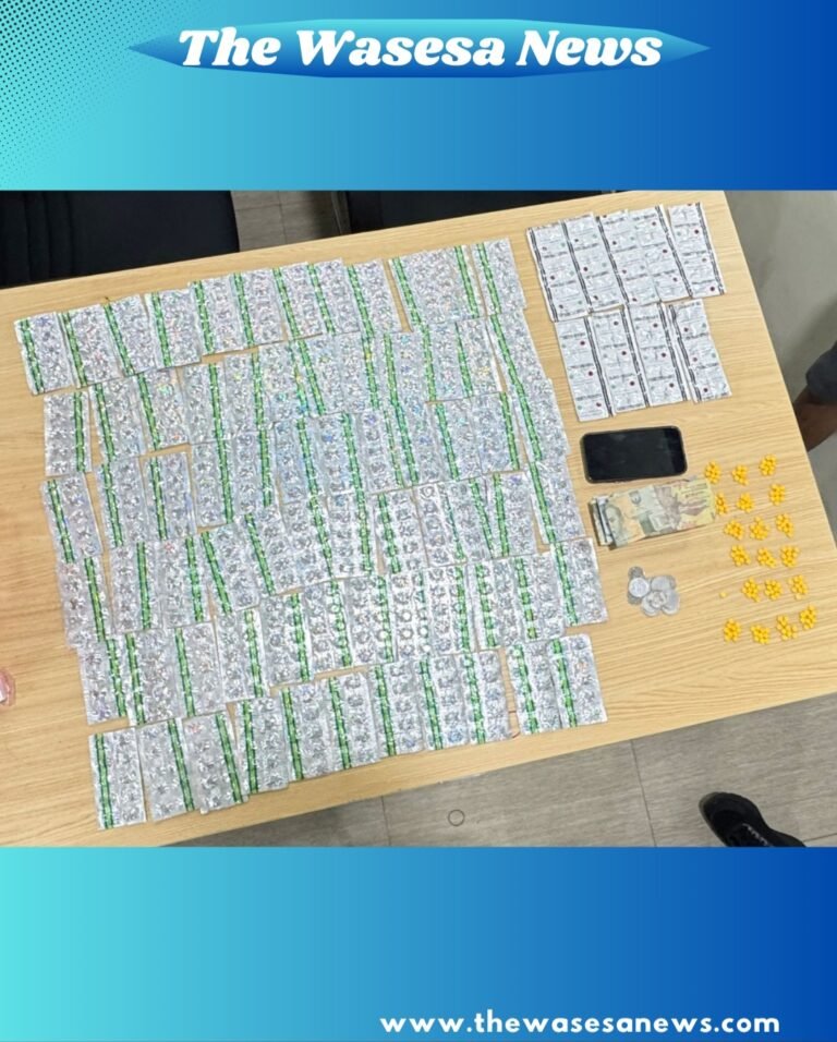 Personel Satresnarkoba Polres Metro Tangerang Kota saat mengamankan tersangka M dan NS beserta ribuan butir obat keras ilegal jenis Tramadol dan Hexymer. - thewasesanews.com