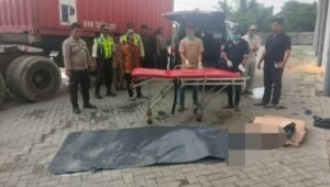Kapolresta Tangerang Kombes Pol Andi Muhammad Indra Waspada Amirullah memberikan keterangan pers terkait hasil olah TKP kecelakaan kerja di Jayanti. - thrwasesanews.com