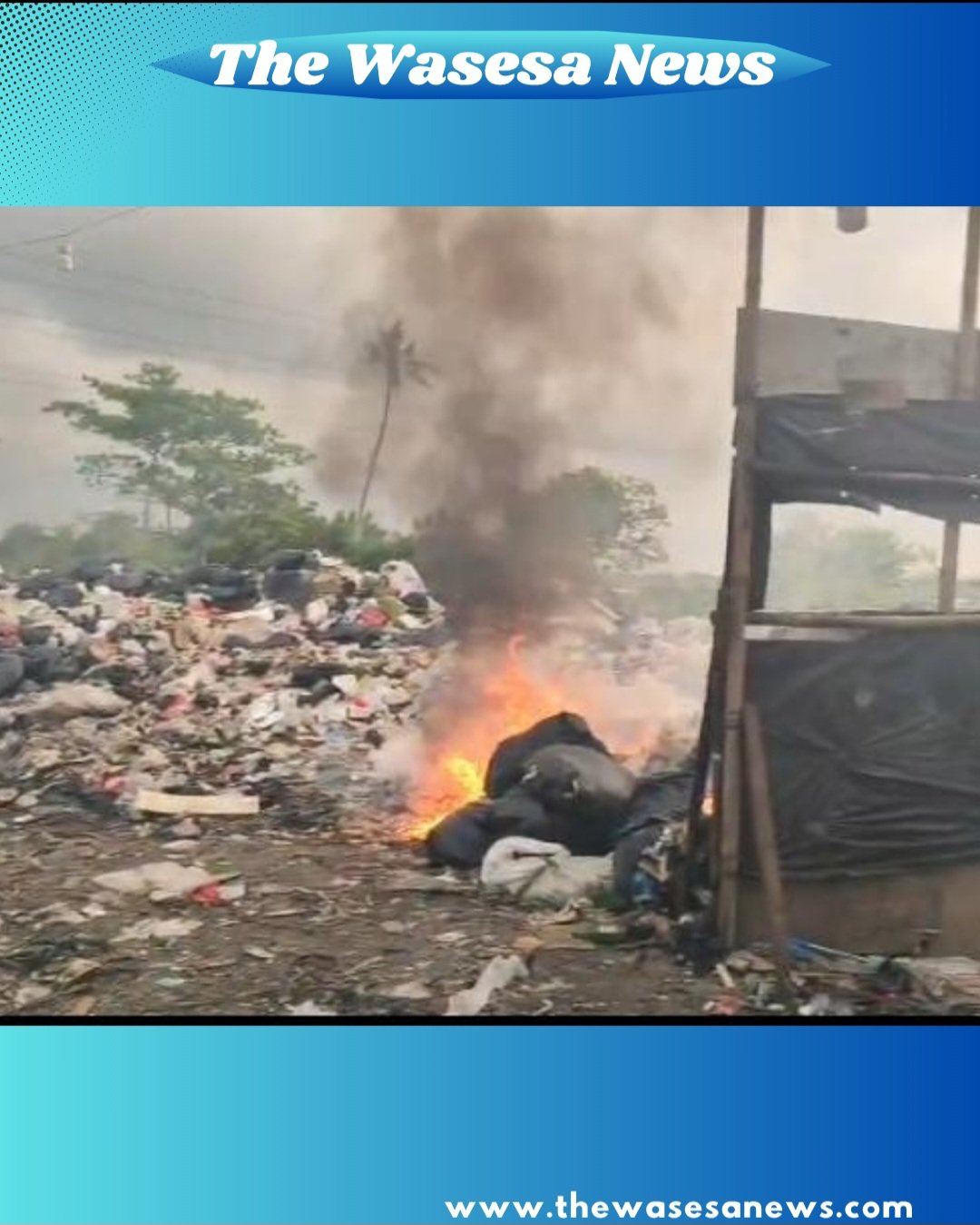 Suasana mediasi antara personel Polsek Pakuhaji, warga Desa Kramat, dan pengelola sampah WD pasca aksi pembakaran di lokasi ilegal. - thewasesanews.com