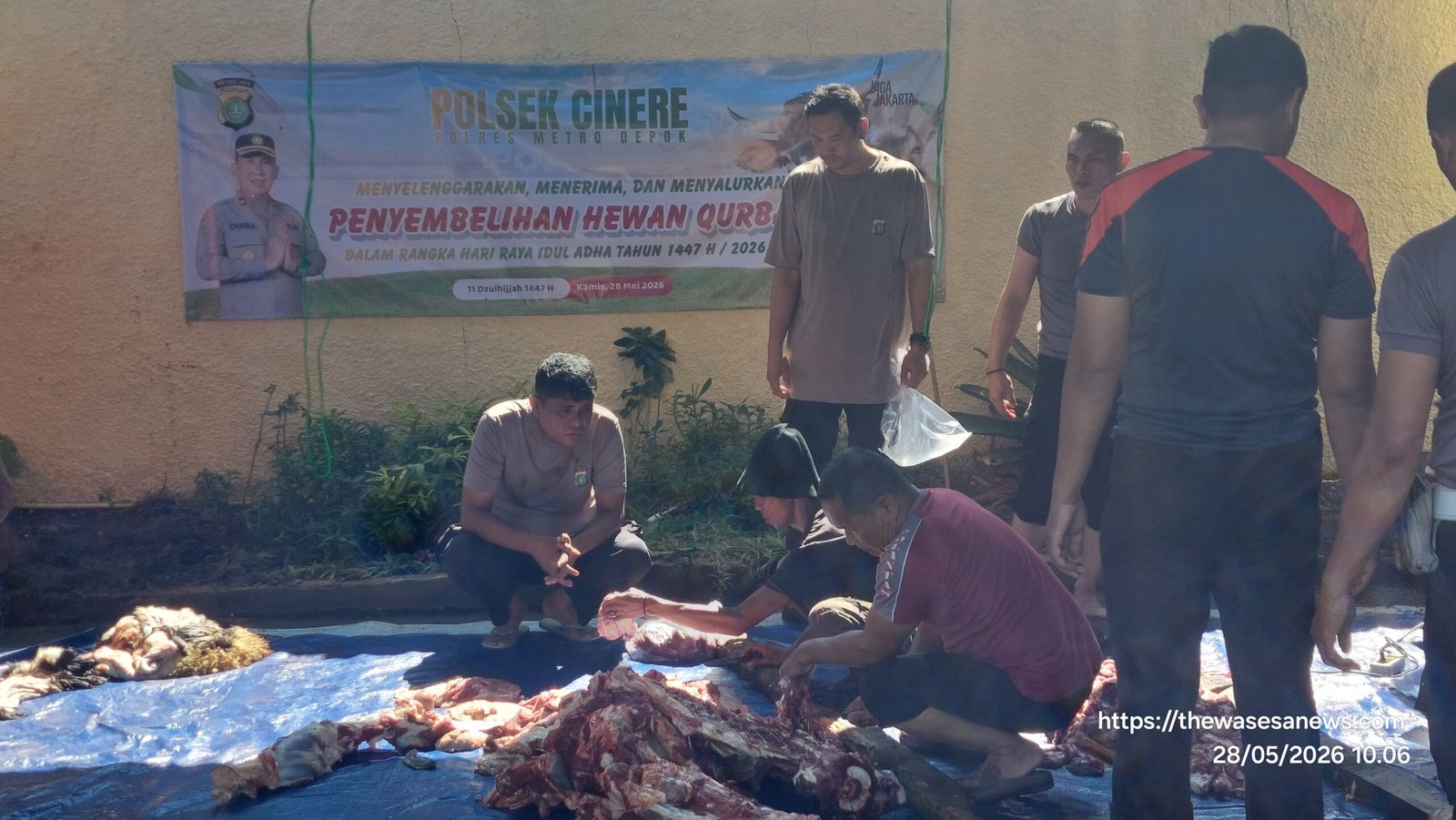 Polsek Cinere dan MWC NU Sembelih Hewan Kurban Idul Adha 1447 H. - thewasesanews.com