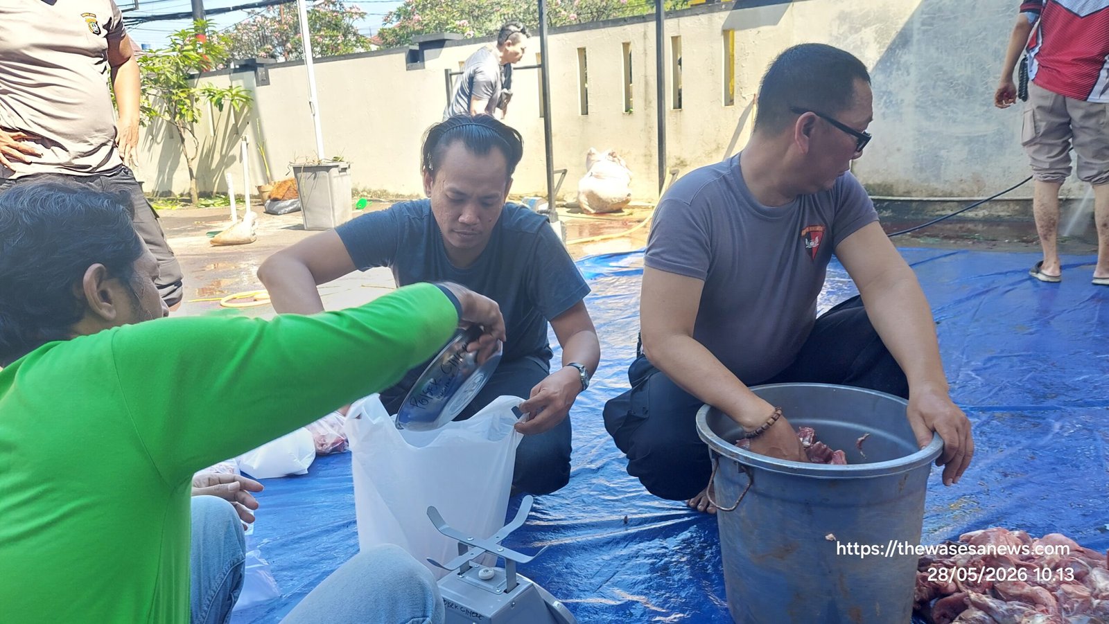 Polsek Cinere dan MWC NU Sembelih Hewan Kurban Idul Adha 1447 H. - thewasesanews.com