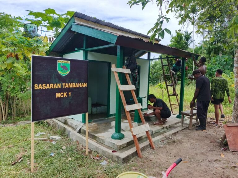 Satgas TMMD 128 Manokwari Tuntaskan Renovasi MCK Tanah Rubuh. - thewasesanews.com