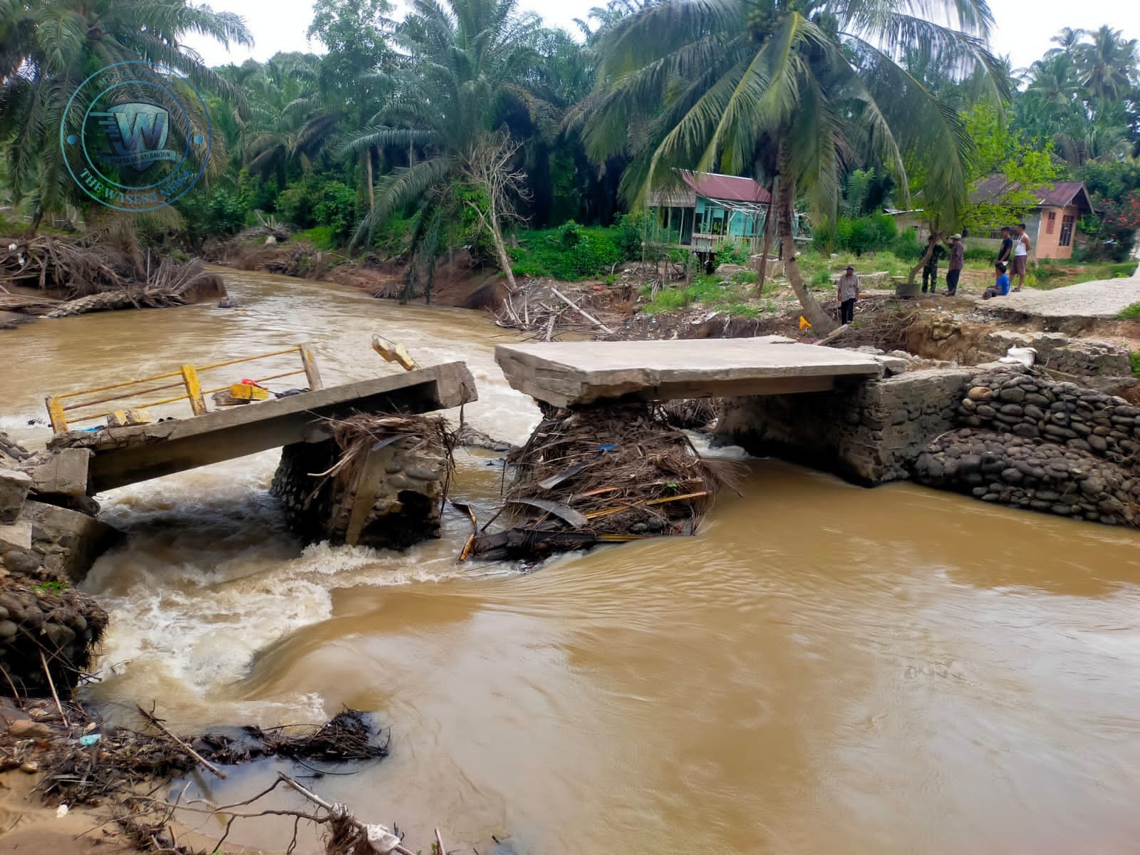 tni-bangun-jembatan-modular-tapsel-dua-kecamatan. - thewasesanews.com