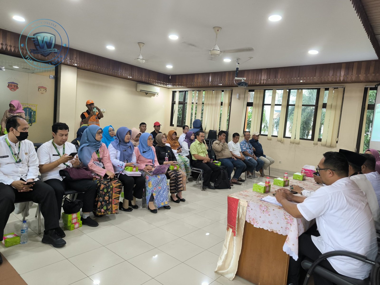 Program TTG Sanitasi Kemenkes Sasar RW 02 Kedoya Utara Jakarta. - thewasesanews.com