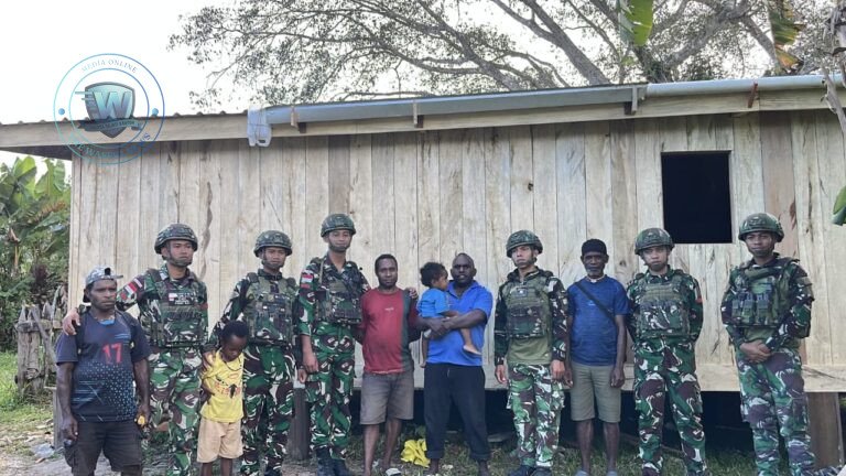 Satgas Yonif 521/DY Perbaiki Rumah Warga di Kobakma Papua. - thewasesanees.com