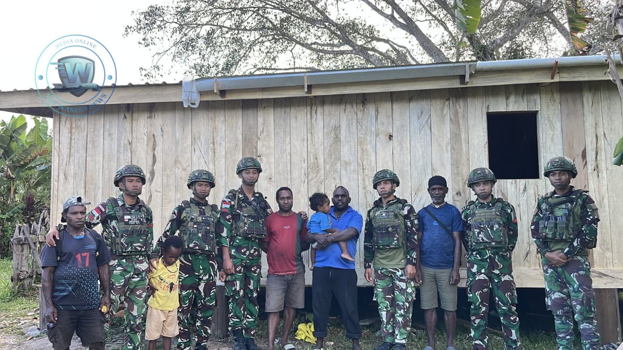 Satgas Yonif 521/DY Perbaiki Rumah Warga di Kobakma Papua. - thewasesanees.com