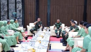 HUT Ke-80 Persit KCK Kasad Terima Ketua Umum dan Kader Prestasi. - thewasesanews.com