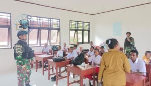 Satgas Yonif 410 ALG Mengajar di SD Negeri 1 Aroba Papua Barat. - thewasesaness.com