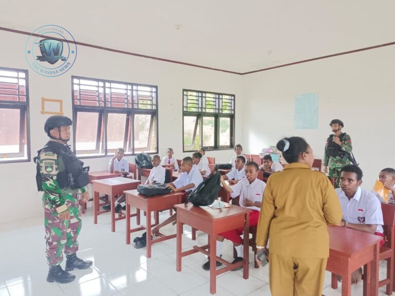 Satgas Yonif 410 ALG Mengajar di SD Negeri 1 Aroba Papua Barat. - thewasesaness.com