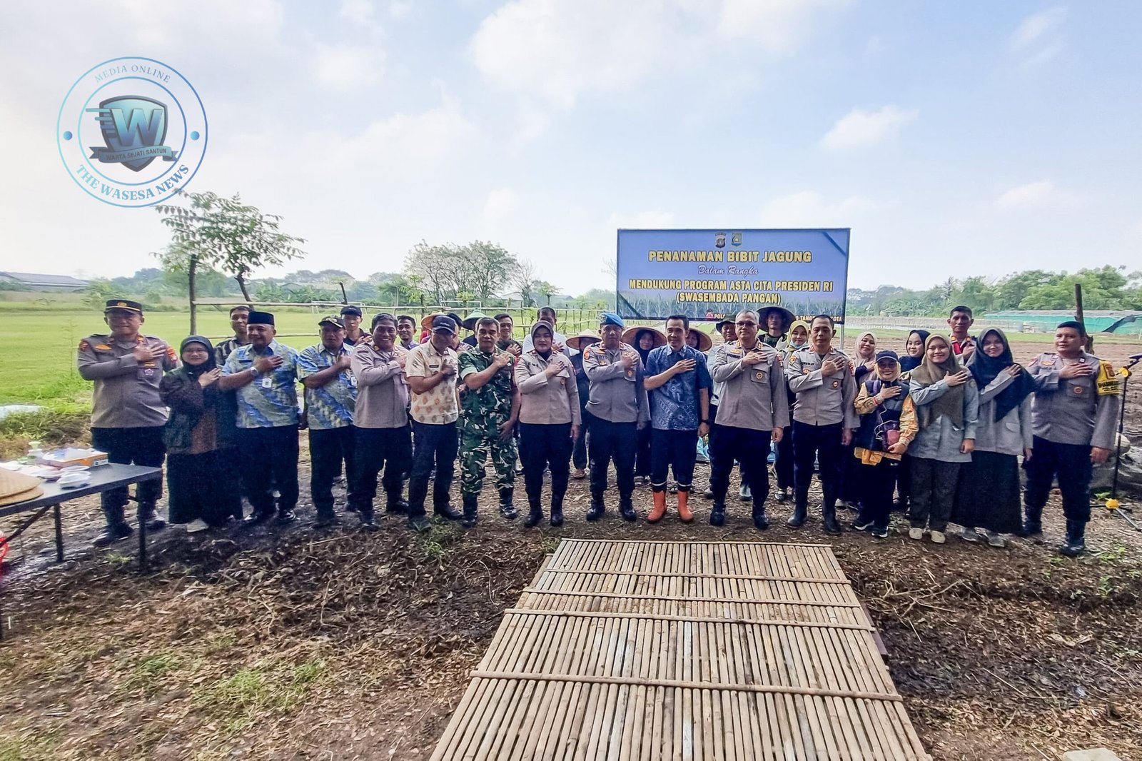Polres Metro Tangerang Kota Tanam Jagung Pipil di Batuceper. - thewasesanews.com