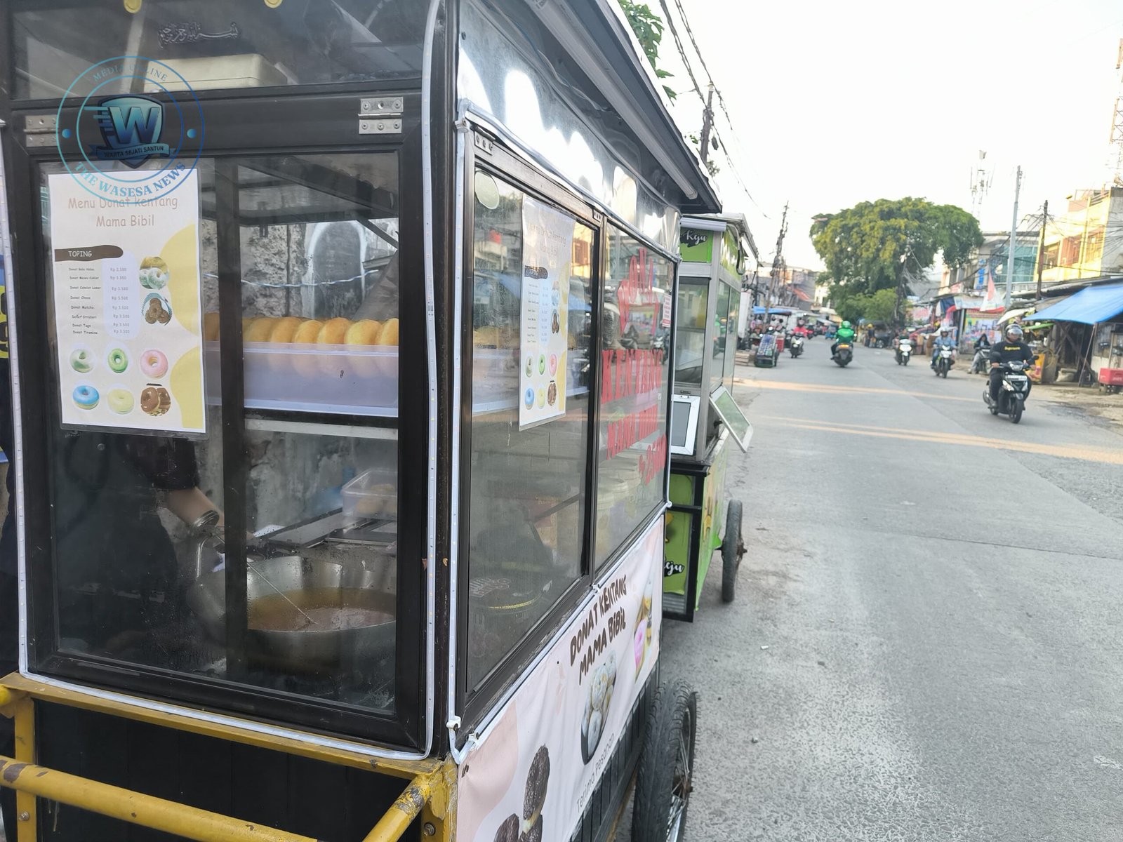 Dugaan Pungli Pedagang Pesing Kedoya Utara Setor Jutaanke Oknum RT. - thewasesanews.com