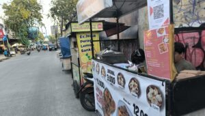 Dugaan Pungli Pedagang Pesing Kedoya Utara Setor Jutaanke Oknum RT. - thewasesanews.com