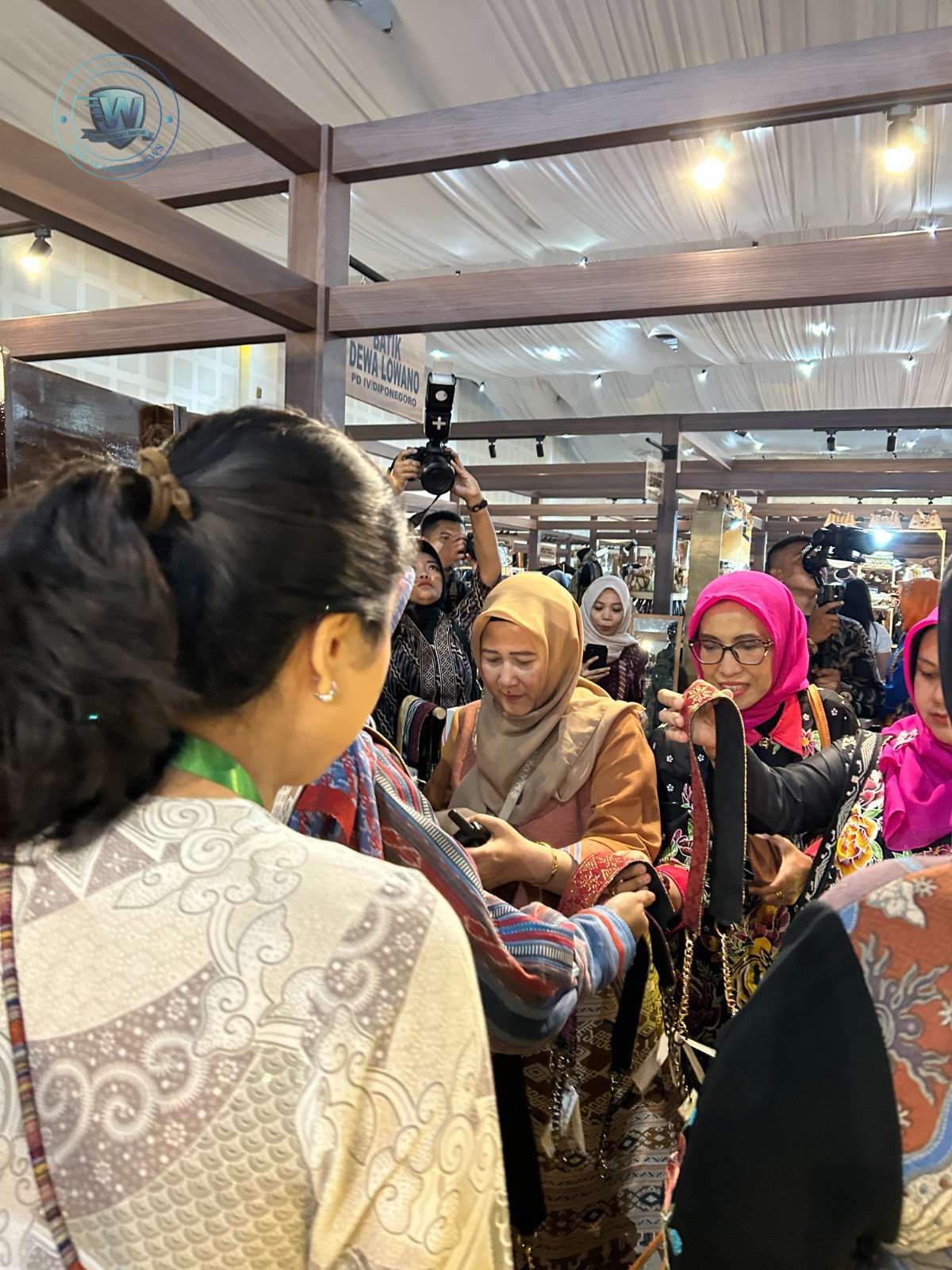 YD Strap Bag Tenun Sukses di Pameran Persit Bisa Vol. II Jakarta. - thewasesanews.com