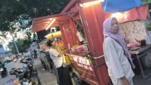 Dugaan Pungli RW 02 Kedoya Selatan: Setoran Pedagang Mengalir ke Mana. - thewasesanews.com