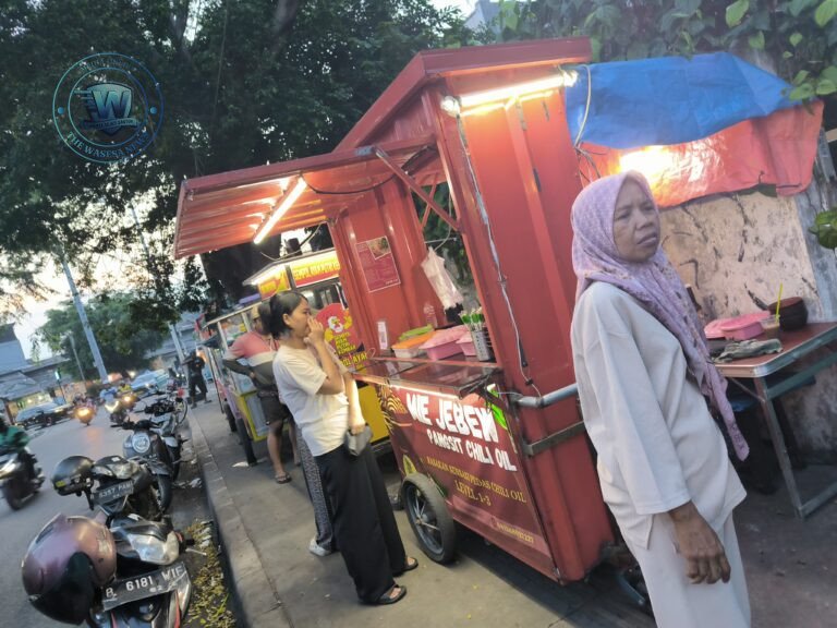 Dugaan Pungli RW 02 Kedoya Selatan: Setoran Pedagang Mengalir ke Mana. - thewasesanews.com