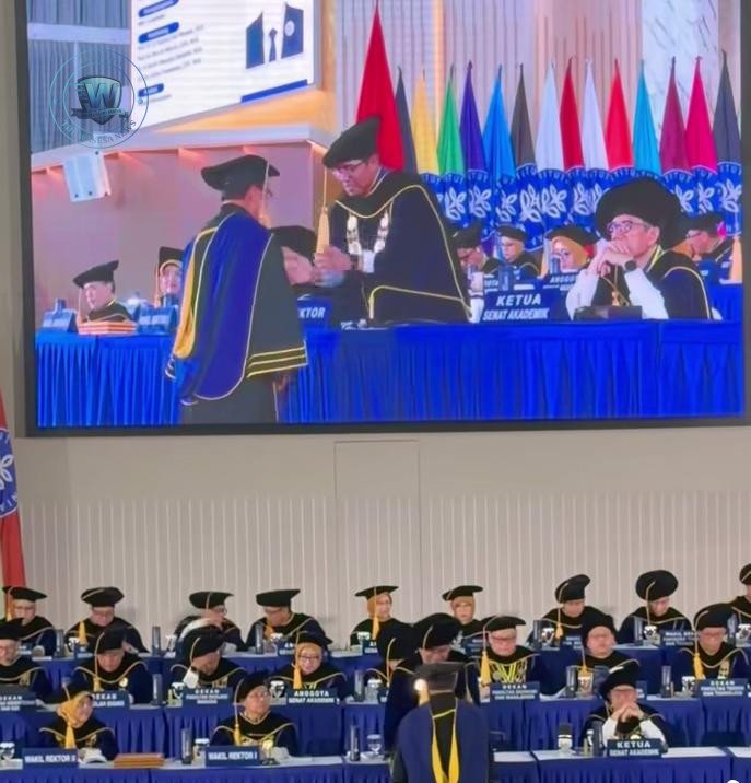 Bupati Halmahera Tengah Ikram Malan Sangadji Wisuda Doktor di IPB. - thewasesanews.com