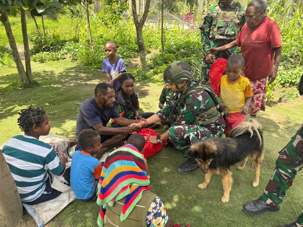 Satgas Yonif 521/DY Gelar Pengobatan Gratis di Kampung Bolakme Papua. - thewasesanees.com