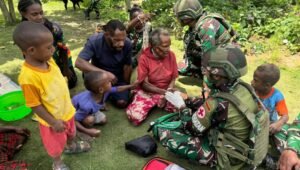 Satgas Yonif 521/DY Gelar Pengobatan Gratis di Kampung Bolakme Papua. - thewasesanees.com