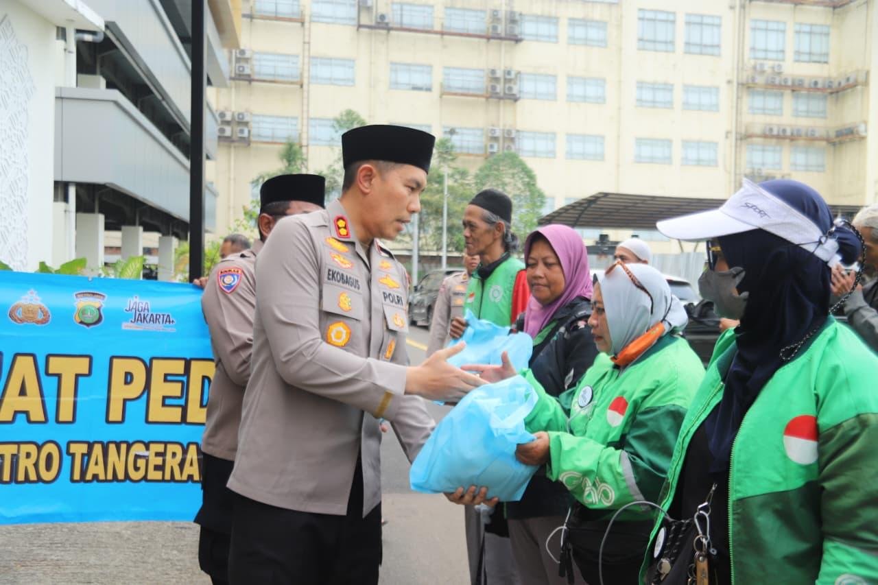 Polres Metro Tangerang Kota Gelar Jumat Peduli Bersama Ojek Online. - thewasesanews.com