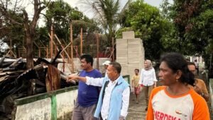 Bupati Ikram Malan Sangadji Tinjau Rumah Pascakonflik di Sibenpopo. - thewasesanews.com