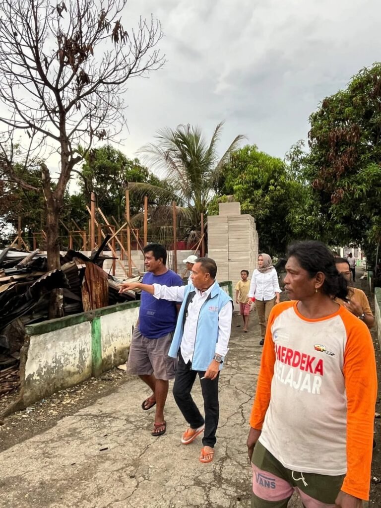 Bupati Ikram Malan Sangadji Tinjau Rumah Pascakonflik di Sibenpopo. - thewasesanews.com
