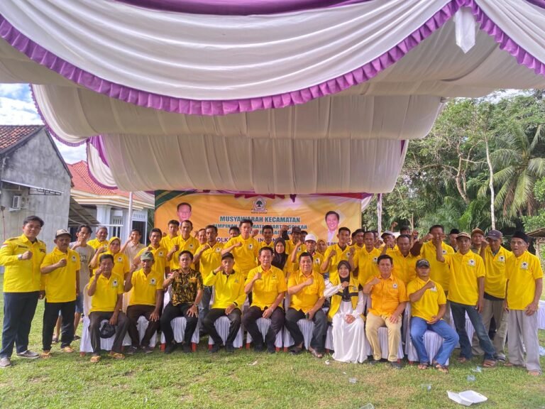 Dr Darlian Pone Lantik Darwis Jadi Ketua Golkar Bumi Agung Way Kanan. - thewasesanews.com