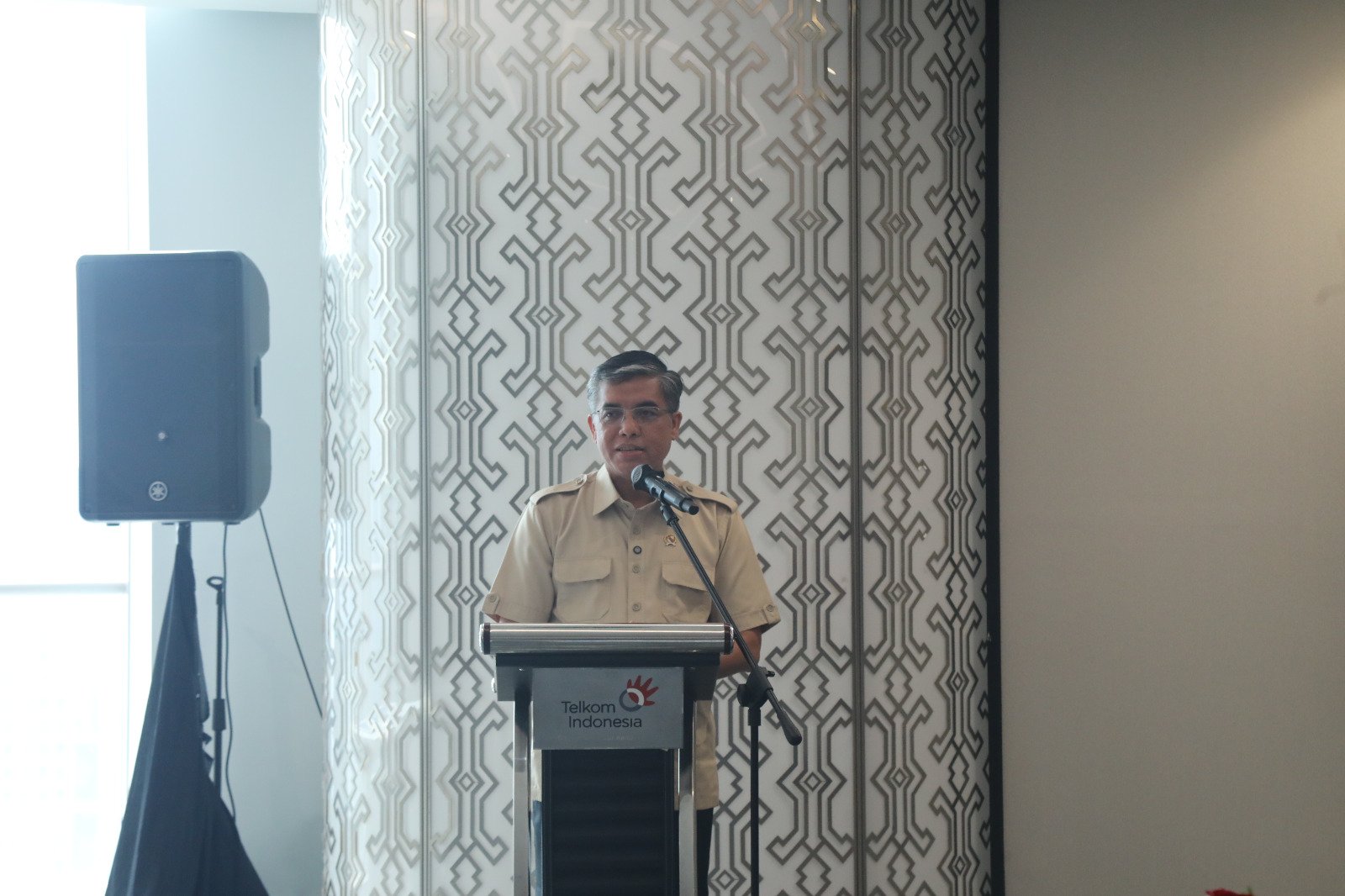 Menaker Yassierli Dorong Keseimbangan Kinerja dan Kesejahteraan Pekerja. - thewasesanews.com