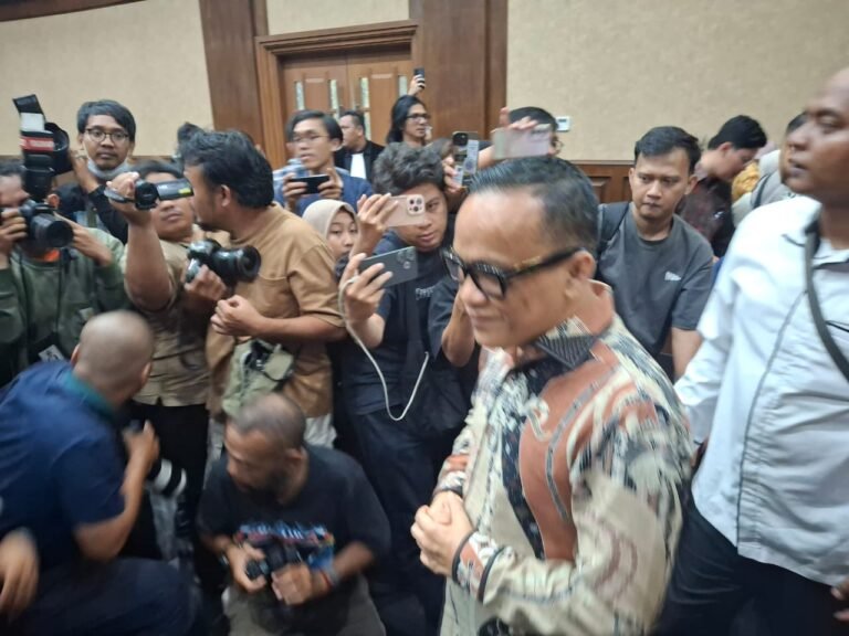 PN Jakarta Sidang Tuntutan Eks Wamenaker bersama 8 Terdakwa Hari Ini. - thewasesanews.com