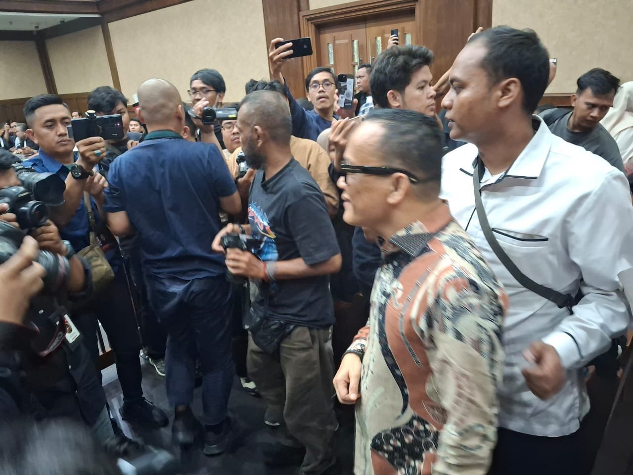 PN Jakarta Sidang Tuntutan Eks Wamenaker bersama 8 Terdakwa Hari Ini. - thewasesanews.com