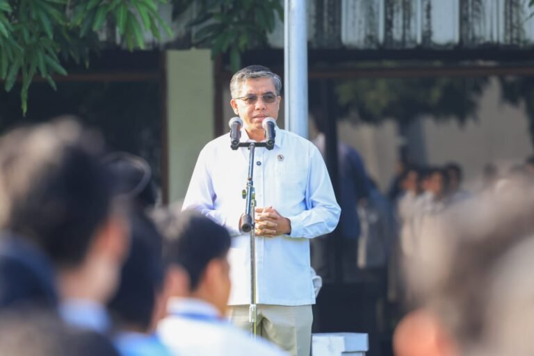 Menaker Yassierli Minta Pekerja Perkuat Inovasi Hadapi Era Global. - thewasesanews.com