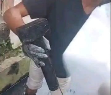 Polisi Temukan Palu Maut Jagal Paoman Indramayu di Selokan Dekat TKP. - thewasesanews.com
