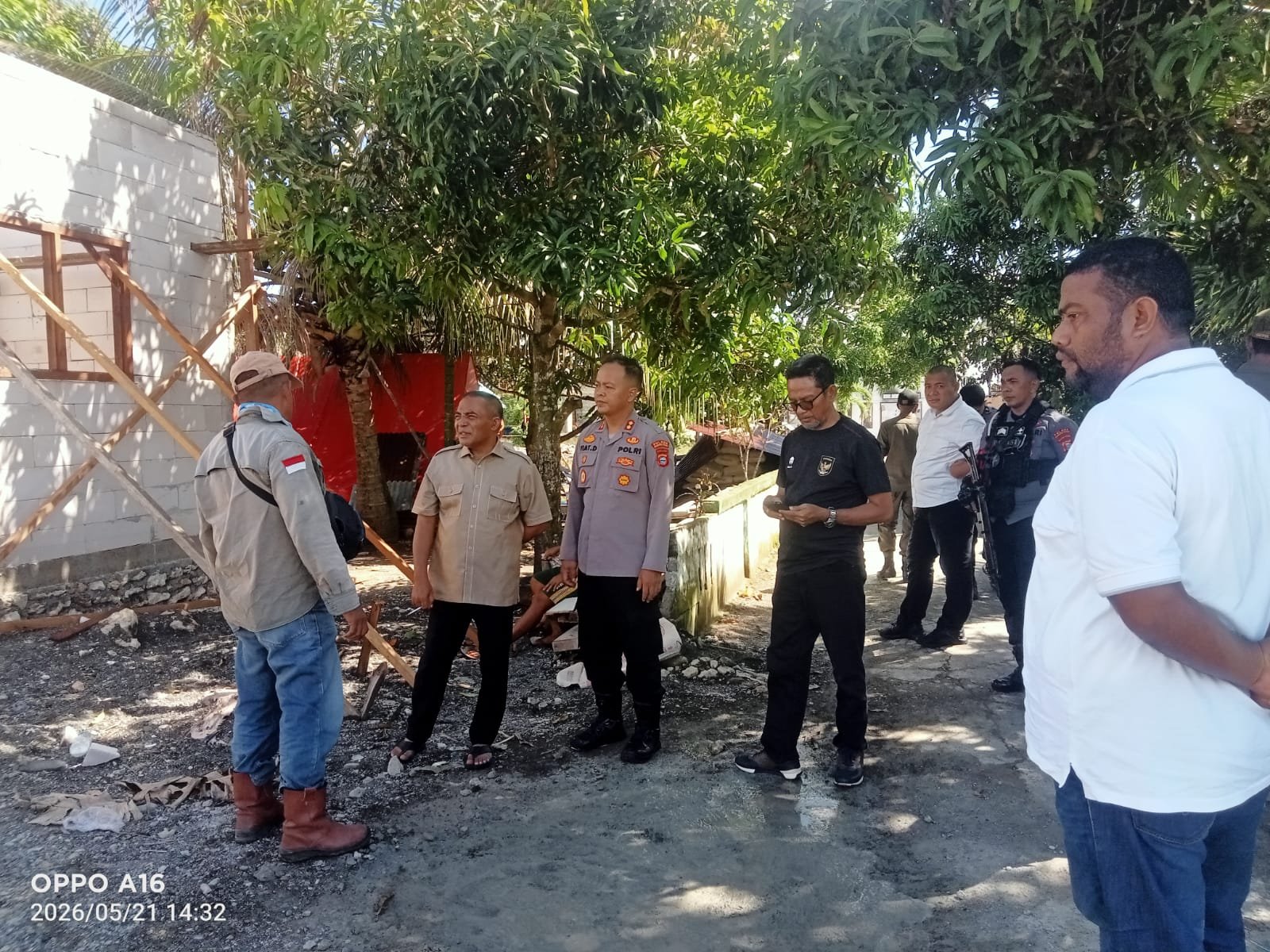 Wabup Halmahera Tengah Tinjau Rumah Layak Huni di Sibenpopo. - thewasesanews.com