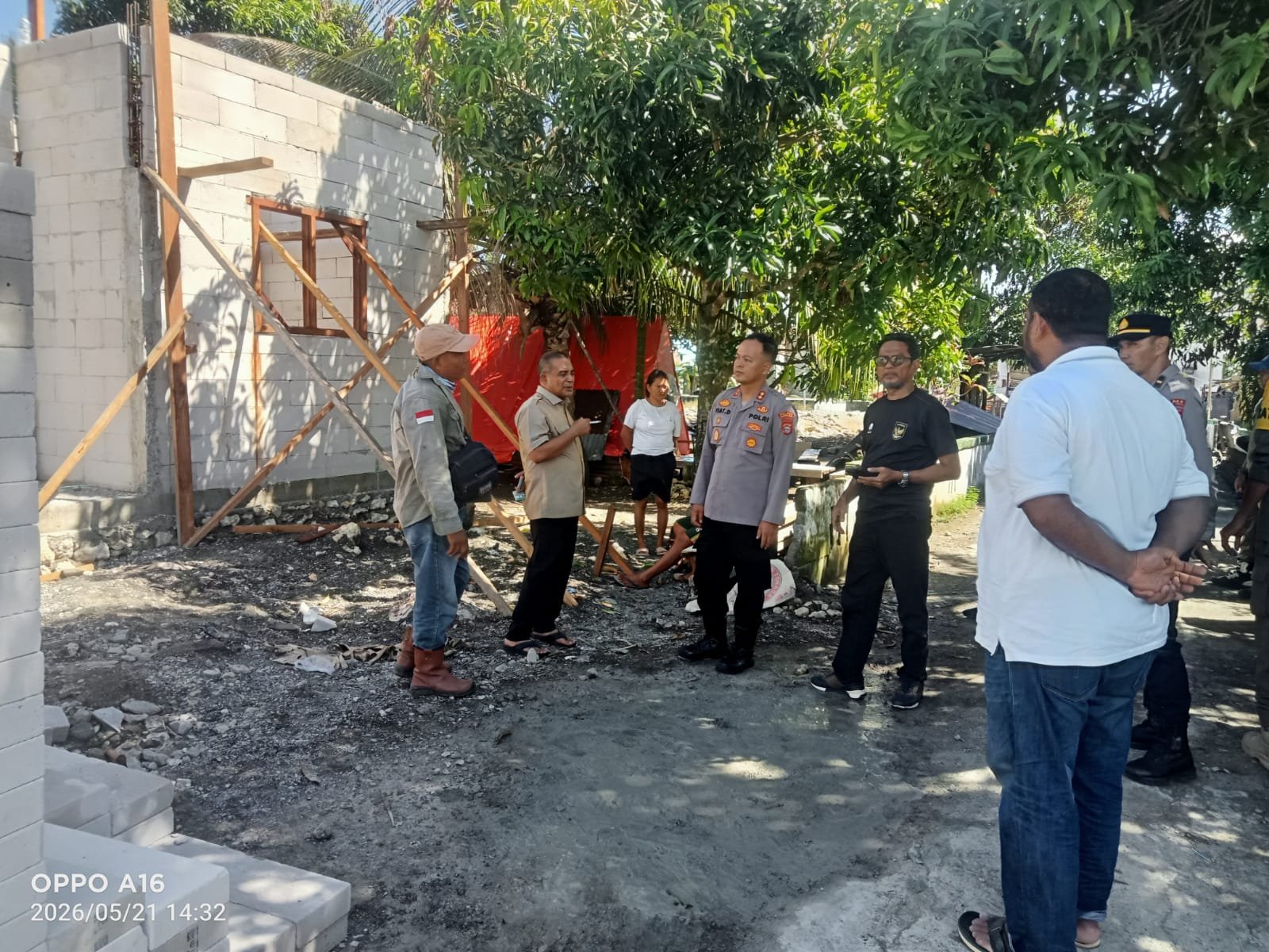 Wabup Halmahera Tengah Tinjau Rumah Layak Huni di Sibenpopo. - thewasesanews.com