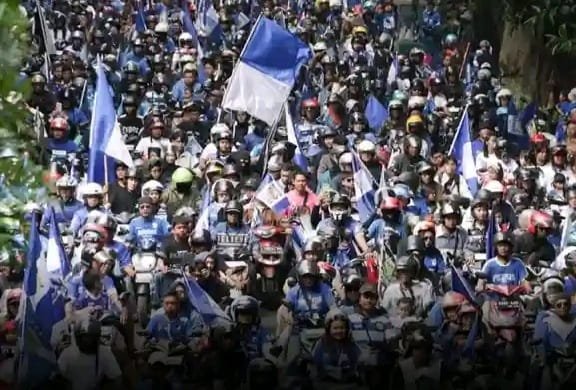 Polda Jabar Batasi Waktu Konvoi Euforia Juara Bobotoh Persib Bandung. - thewasesanews.com