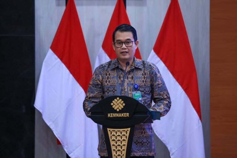 Kemnaker Fasilitasi Sertifikasi Kompetensi Gratis Lulusan Magang. - thewasesanews.com