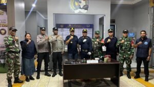 Rutan Ambon dan TNI-Polri Razia Blok Hunian Tes Urine Warga Binaan. - thewasesanews.com