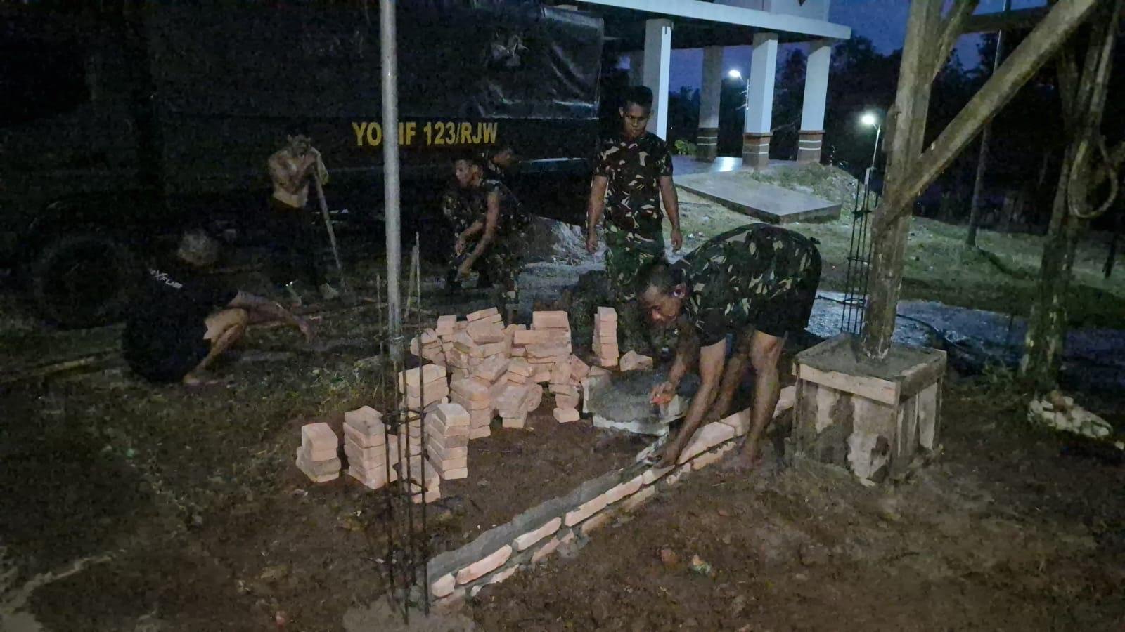 Presiden RI dan KSAD Melalui Satgas Yonif 123 Bangun Sumur Bor Mappi. - thewasesanews.com
