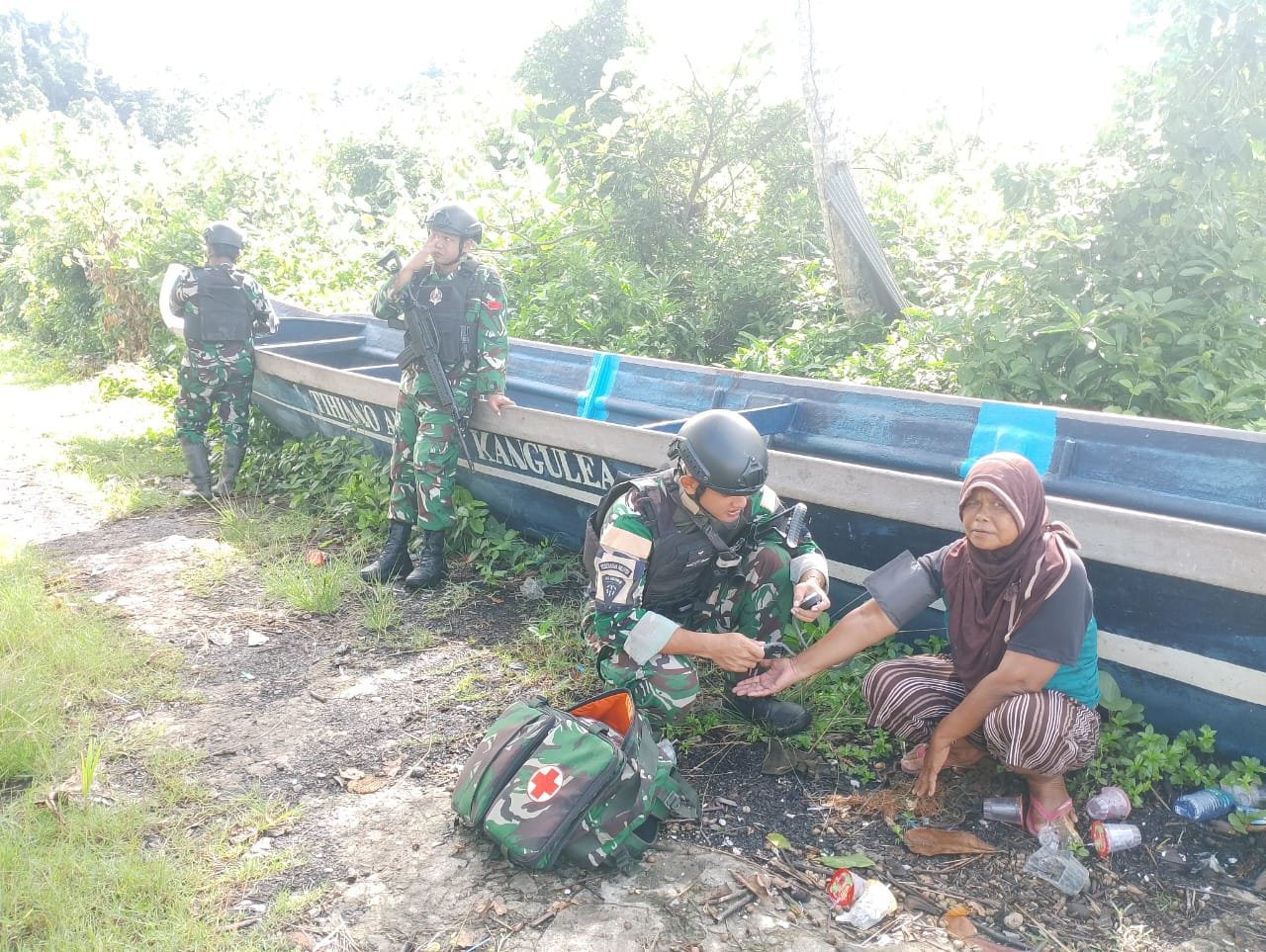 Satgas Yonif 410 ALG Gelar Yankes Gratis di Kampung Warwasi Kaimana. - thewasesanews.com