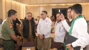Bupati Halteng Ikram Malan Sangadji Hadiri FGD Konflik Hutan Adat Malut. - thewasesanees.com