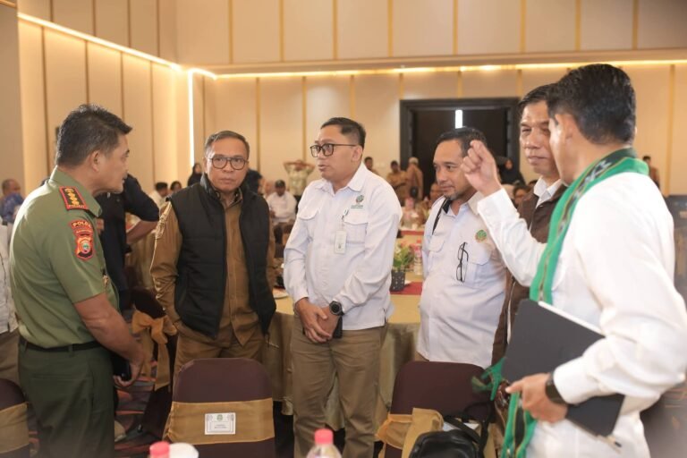 Bupati Halteng Ikram Malan Sangadji Hadiri FGD Konflik Hutan Adat Malut. - thewasesanees.com