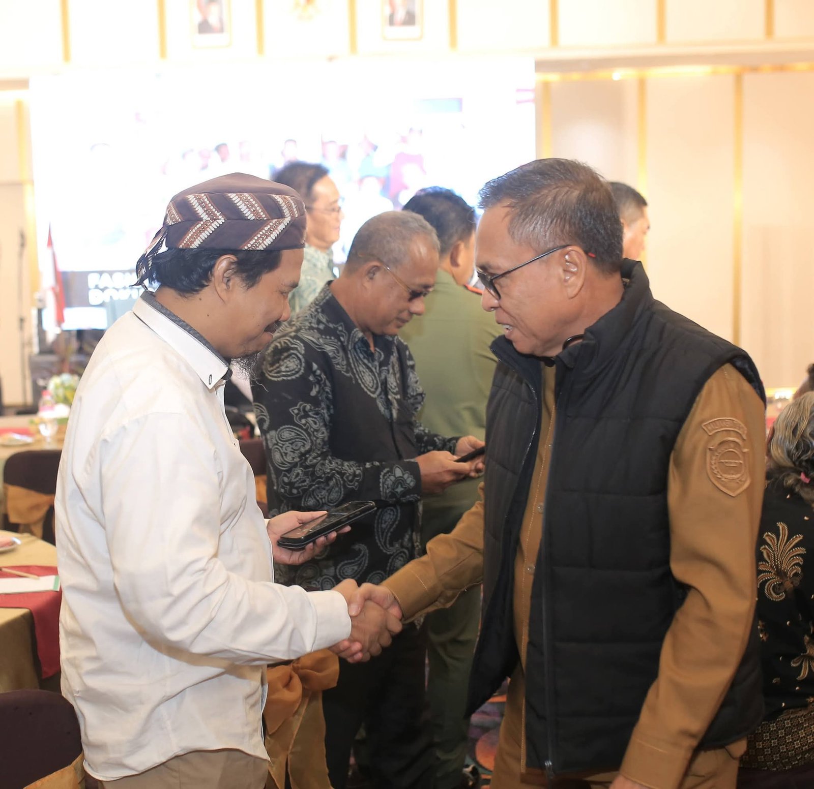 Bupati Halteng Ikram Malan Sangadji Hadiri FGD Konflik Hutan Adat Malut. - thewasesanews.com