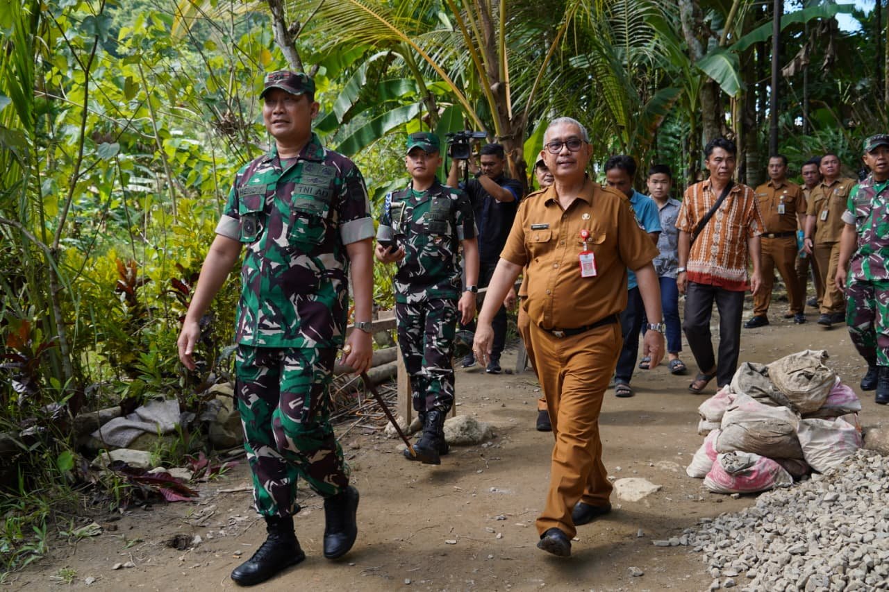 Pangdam I/BB Tinjau Pembangunan Jembatan Perintis Sungai Hou di Nias. - thewasesanews.com