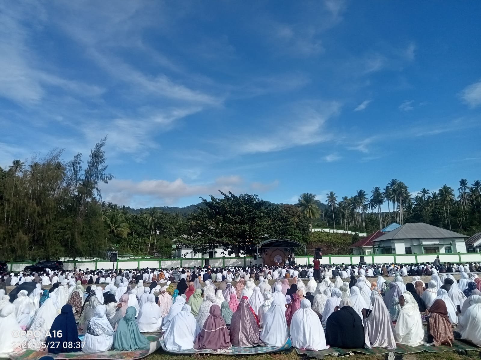 Ikram Malan Sangadji Salat Idul Adha Bersama Warga Patani Timur. - thewasesanews.com